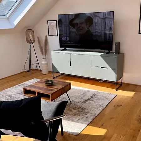 Schickes Penthouse-apartment Mit Weinbergblick