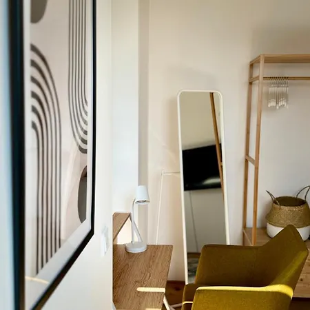 Schickes Penthouse-apartment Mit Weinbergblick *